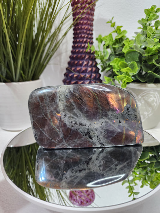 Red/Orange/Purple/Pink Flash Labradorite